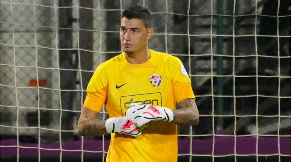 Berke Özer’in Transfer Serüveni: Türk Futbolunun Yükselen Kalecisinin Yeni Rotası 2025
